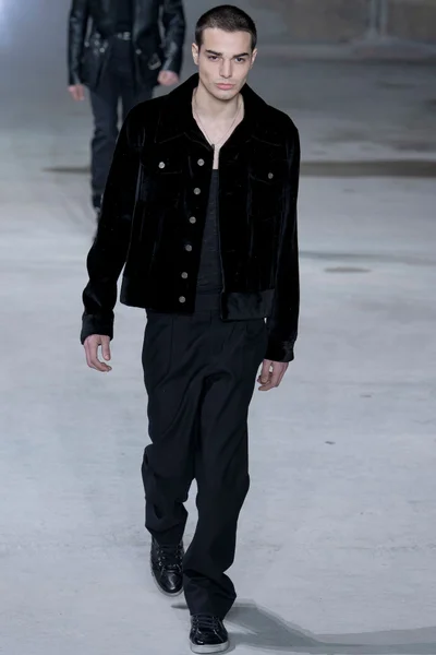 Look 29